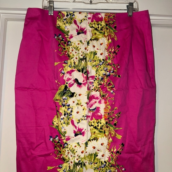 Women's Floral Skirt - Picture 2 of 3
